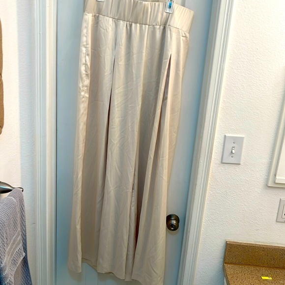 Fashion to Figure Frankie Taveres wide leg pants size 2/20 - Picture 1 of 5